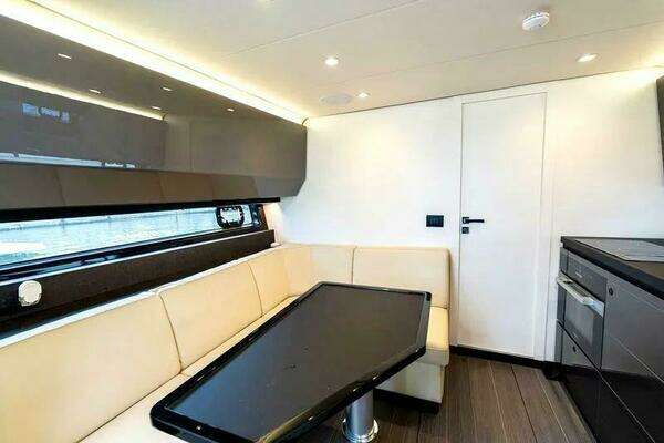 47ft Azimut Yacht For Sale