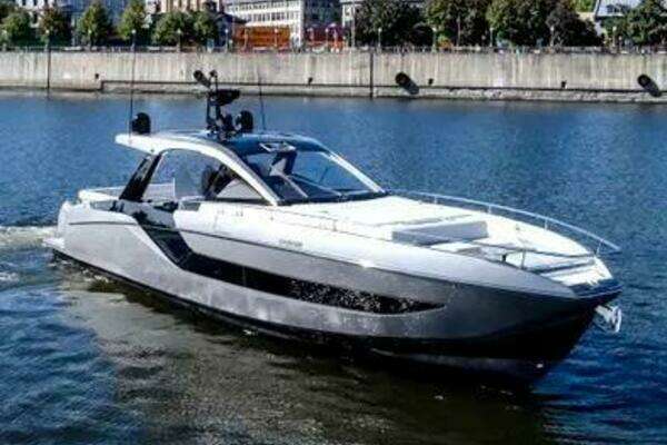 47ft Azimut Yacht For Sale