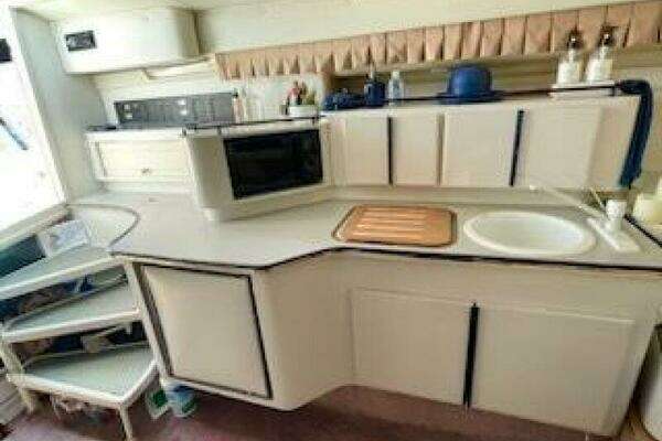 Photo of the 1990 Wellcraft Monaco 3000 "India"