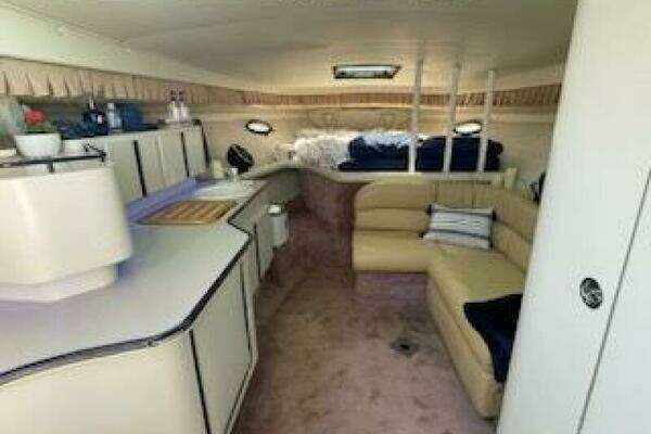 Photo of the 1990 Wellcraft Monaco 3000 "India"