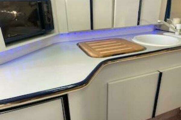 Photo of the 1990 Wellcraft Monaco 3000 "India"