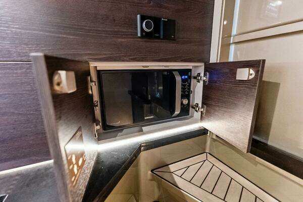 2022 Vanquish Yachts 45