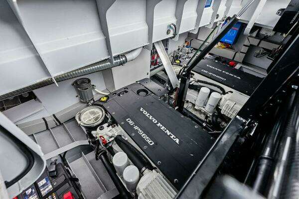 2022 Vanquish Yachts 45