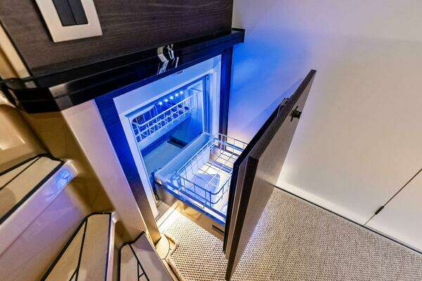 2022 Vanquish Yachts 45