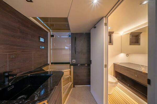 COBRA 45ft Vanquish Yachts Yacht For Sale