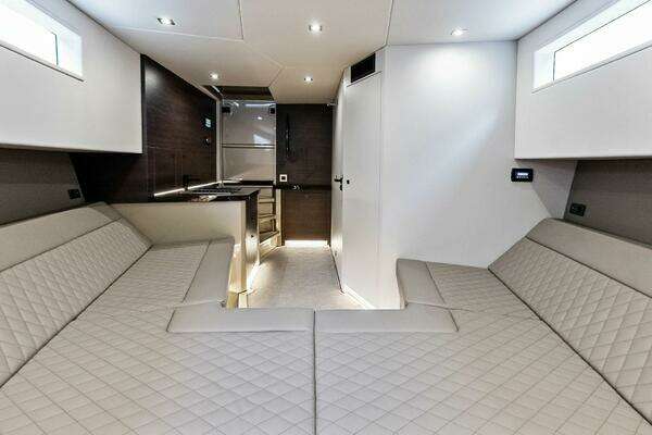 2022 Vanquish Yachts 45