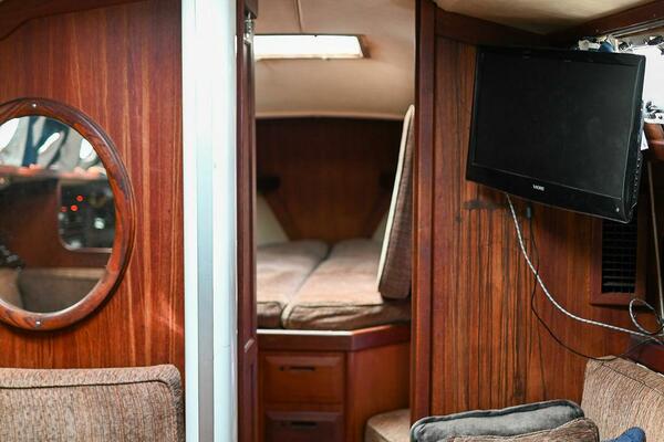 Miss Daisy 32ft Ericson Yacht For Sale