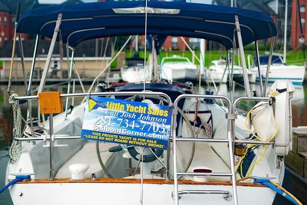 Miss Daisy 32ft Ericson Yacht For Sale