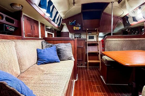 Miss Daisy 32ft Ericson Yacht For Sale