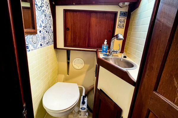 Miss Daisy 32ft Ericson Yacht For Sale