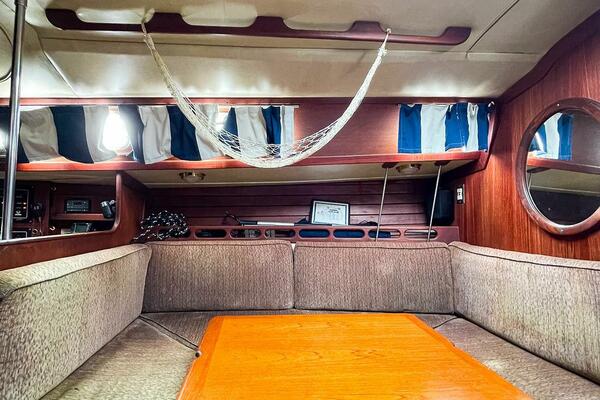 Miss Daisy 32ft Ericson Yacht For Sale