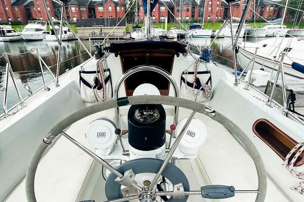 Miss Daisy 32ft Ericson Yacht For Sale