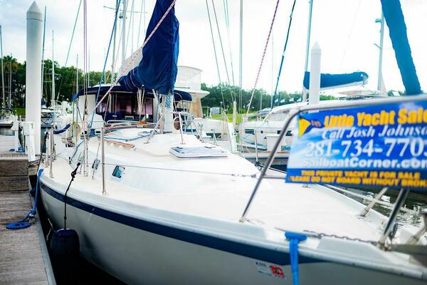Miss Daisy 32ft Ericson Yacht For Sale