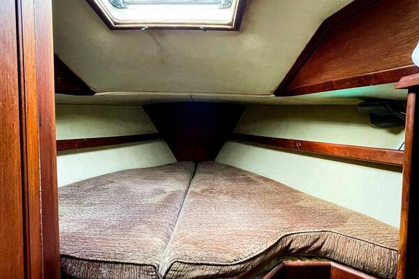 Miss Daisy 32ft Ericson Yacht For Sale