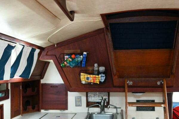 Miss Daisy 32ft Ericson Yacht For Sale