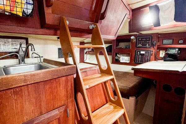 Miss Daisy 32ft Ericson Yacht For Sale