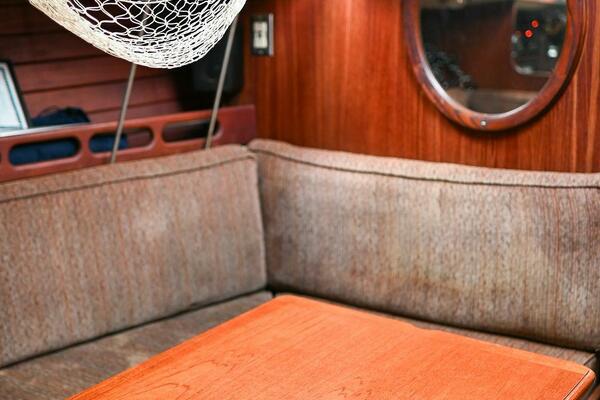 Miss Daisy 32ft Ericson Yacht For Sale