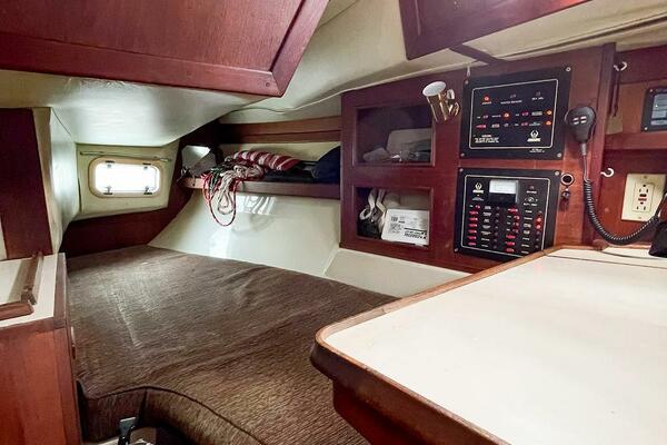 Miss Daisy 32ft Ericson Yacht For Sale