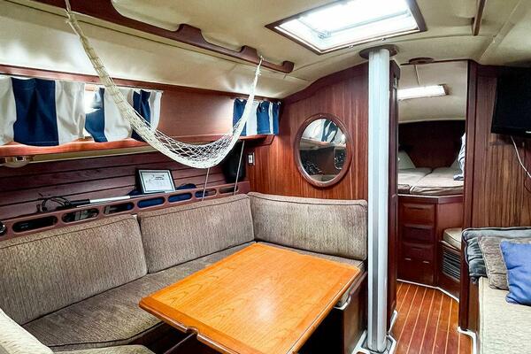 Miss Daisy 32ft Ericson Yacht For Sale