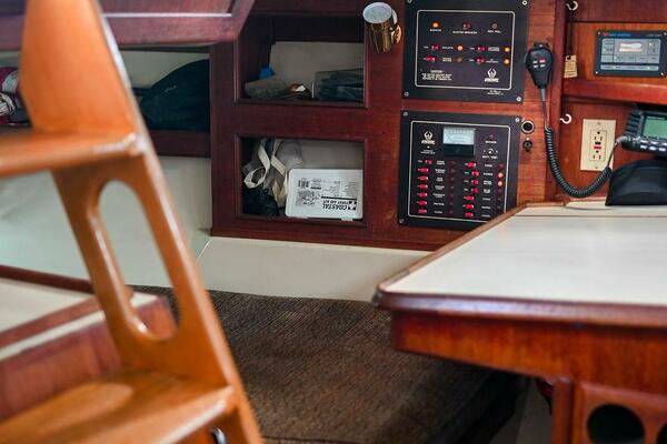 Miss Daisy 32ft Ericson Yacht For Sale