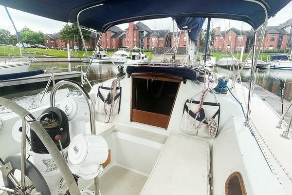 Miss Daisy 32ft Ericson Yacht For Sale