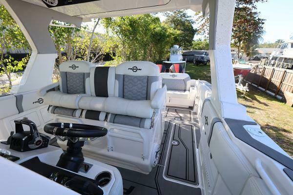 38ft Fountain Yacht For Sale