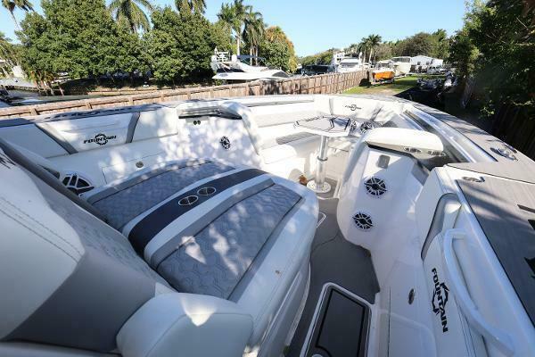 38ft Fountain Yacht For Sale