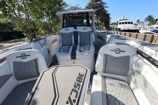 38ft Fountain Yacht For Sale