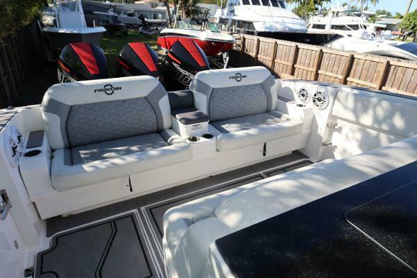 38ft Fountain Yacht For Sale