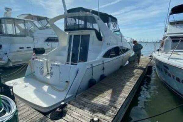 36-ft-Carver-2005-36 Mariner-Sunday Morning-Whitby Ontario Canada yacht for sale
