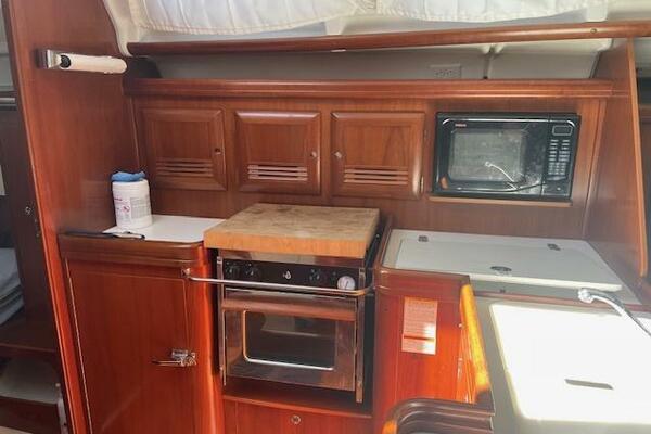 Carpe Ventum 37ft Beneteau Yacht For Sale