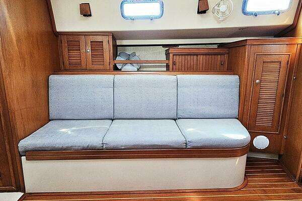 Photo of the 1997 Island Packet 40 "KEWAYDIN"