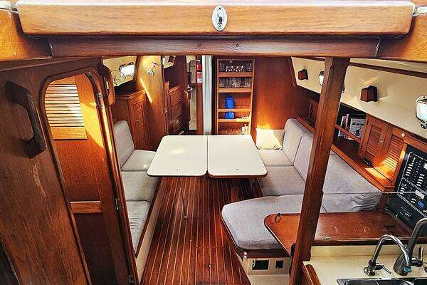 Photo of the 1997 Island Packet 40 "KEWAYDIN"