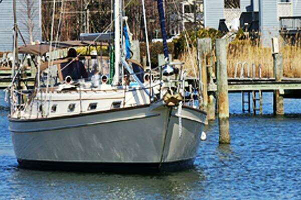 Photo of the 1997 Island Packet 40 "KEWAYDIN"