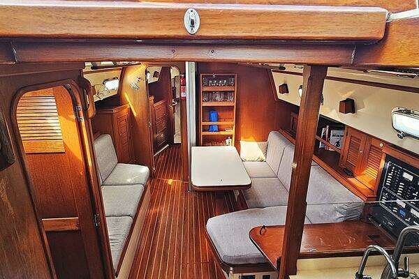 Photo of the 1997 Island Packet 40 "KEWAYDIN"