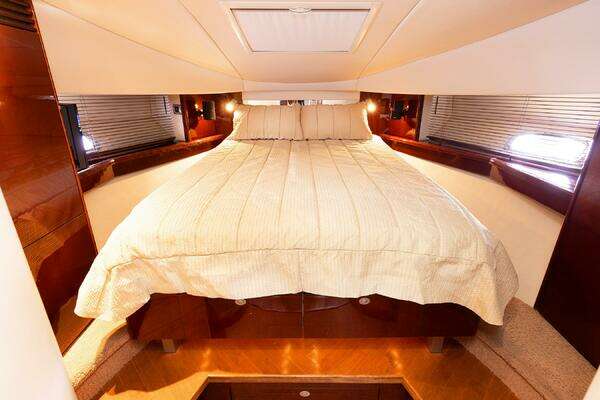 Sea Ray 480 Sundancer Yacht For Sale