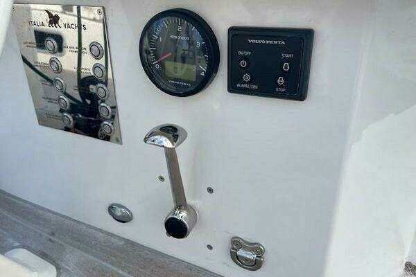 Italia Yachts  Yacht For Sale