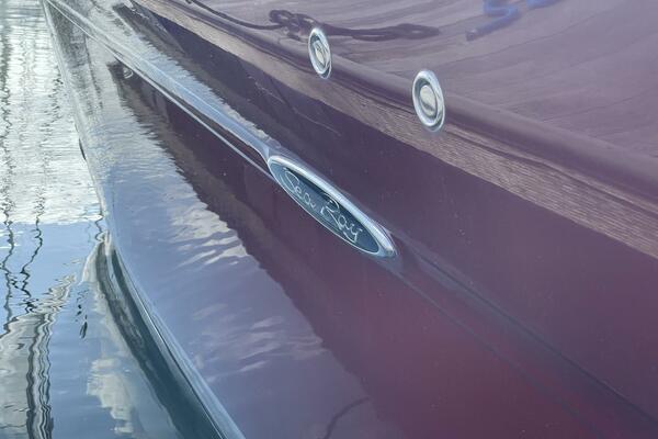Photo of the 2006 Sea Ray 320 Sundancer