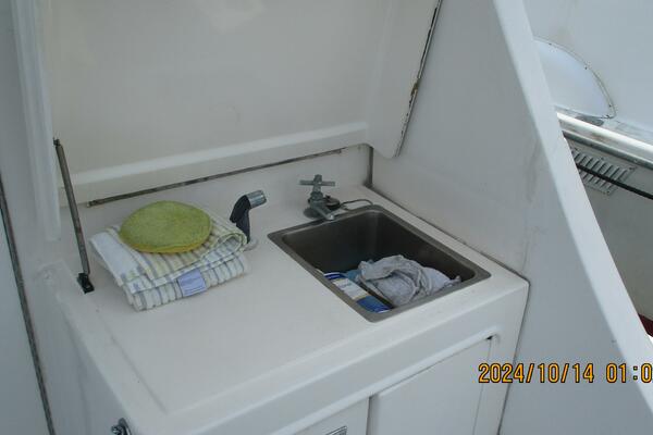 32ft Luhrs Yacht For Sale