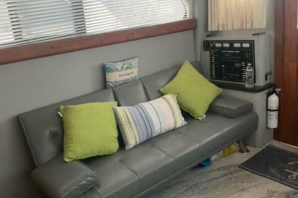 32ft Luhrs Yacht For Sale