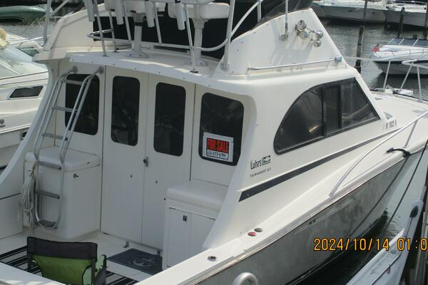 32ft Luhrs Yacht For Sale