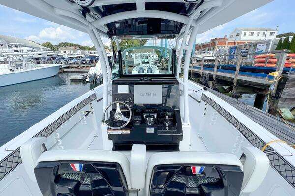 Photo of the 2024 Wellcraft 302 "In Stock"