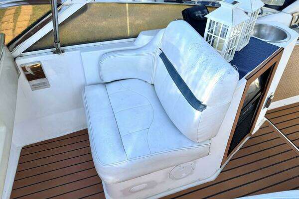 Photo of the 2001 Carver 40 Flybridge "CRAVER"