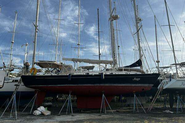 Photo of the 2000 Passport 470 "Maggie"