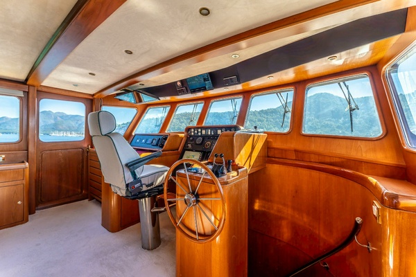 YOSMA 71ft Hakvoort Yacht For Sale