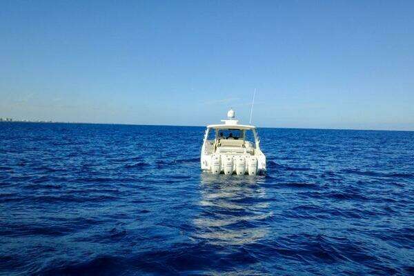 Boston Whaler  Yacht For Sale