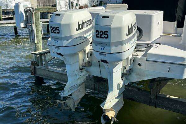 Photo of the 1997 Pro-Line 2810 Walkaround