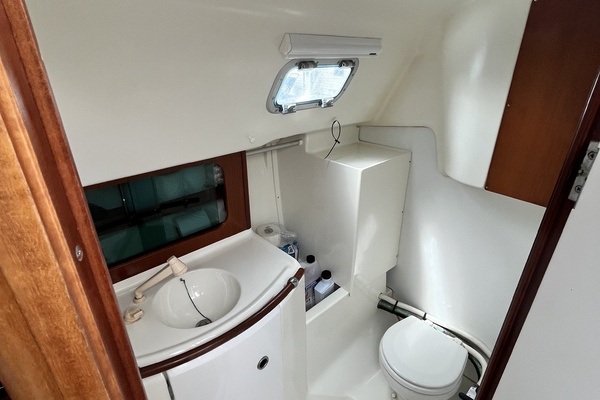 Peace n Quiet 31ft Beneteau Yacht For Sale