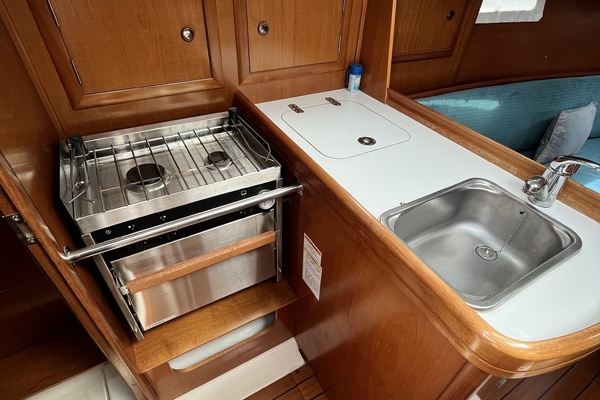Peace n Quiet 31ft Beneteau Yacht For Sale