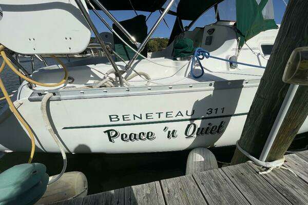 Photo of the 2000 Beneteau 311 "Peace'n'Quiet"